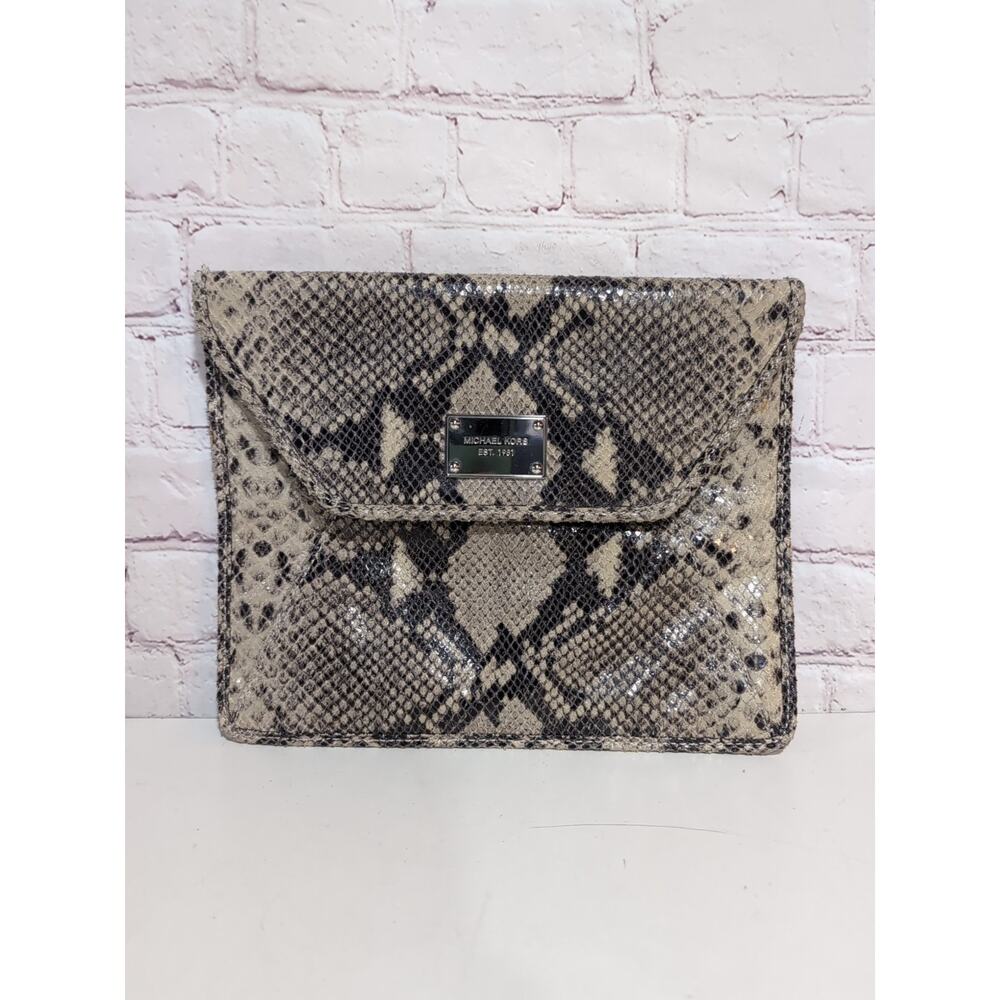 Michael Kors ipad Tablet Laptop Envelope clutch Snakeskin Print Black Tan 8 X 10